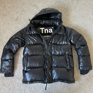 TNA Aritzia Mr. Super Puff - Shiny Black